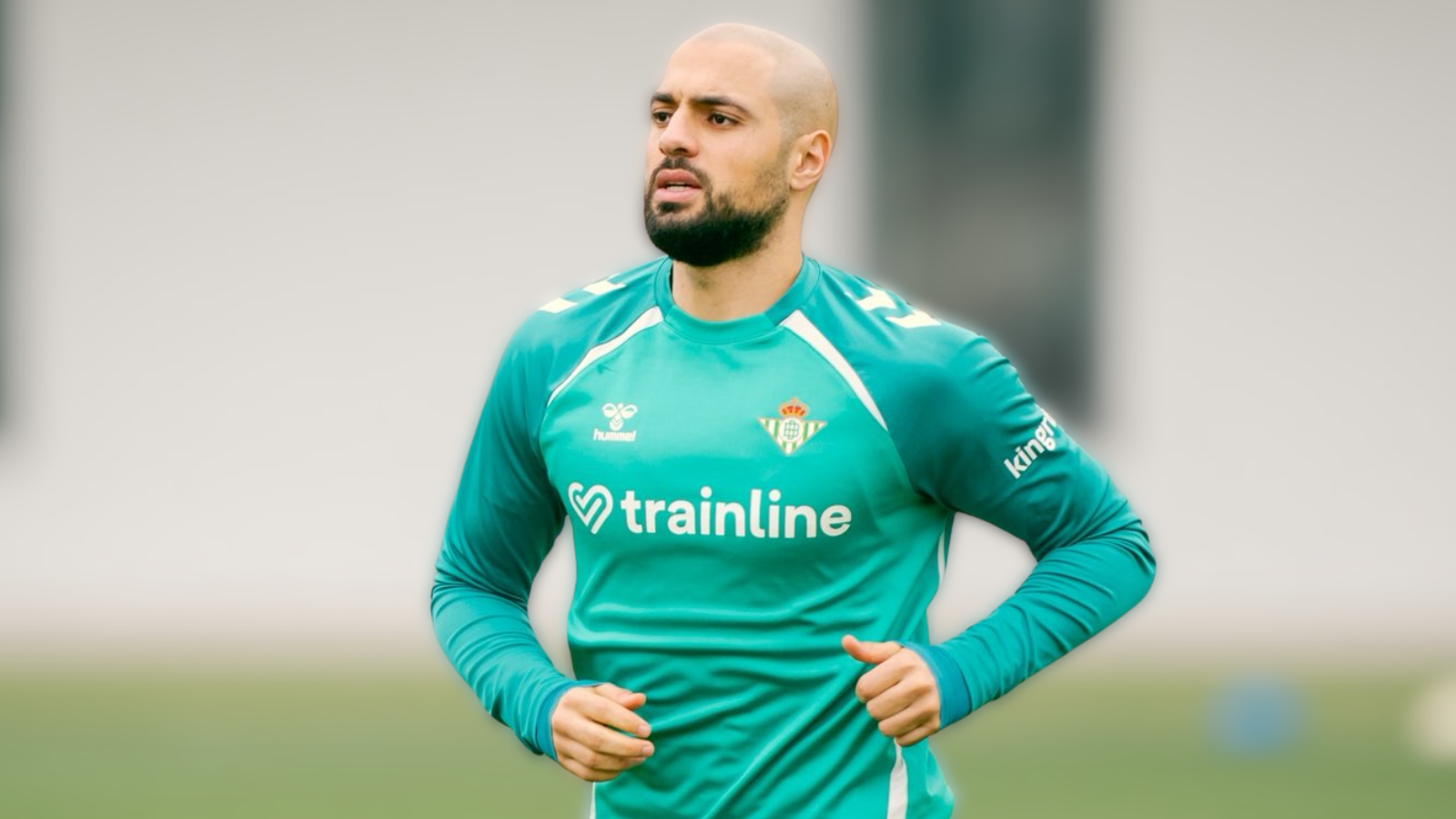 Sofyan Amrabat suma un nuevo entrenamiento